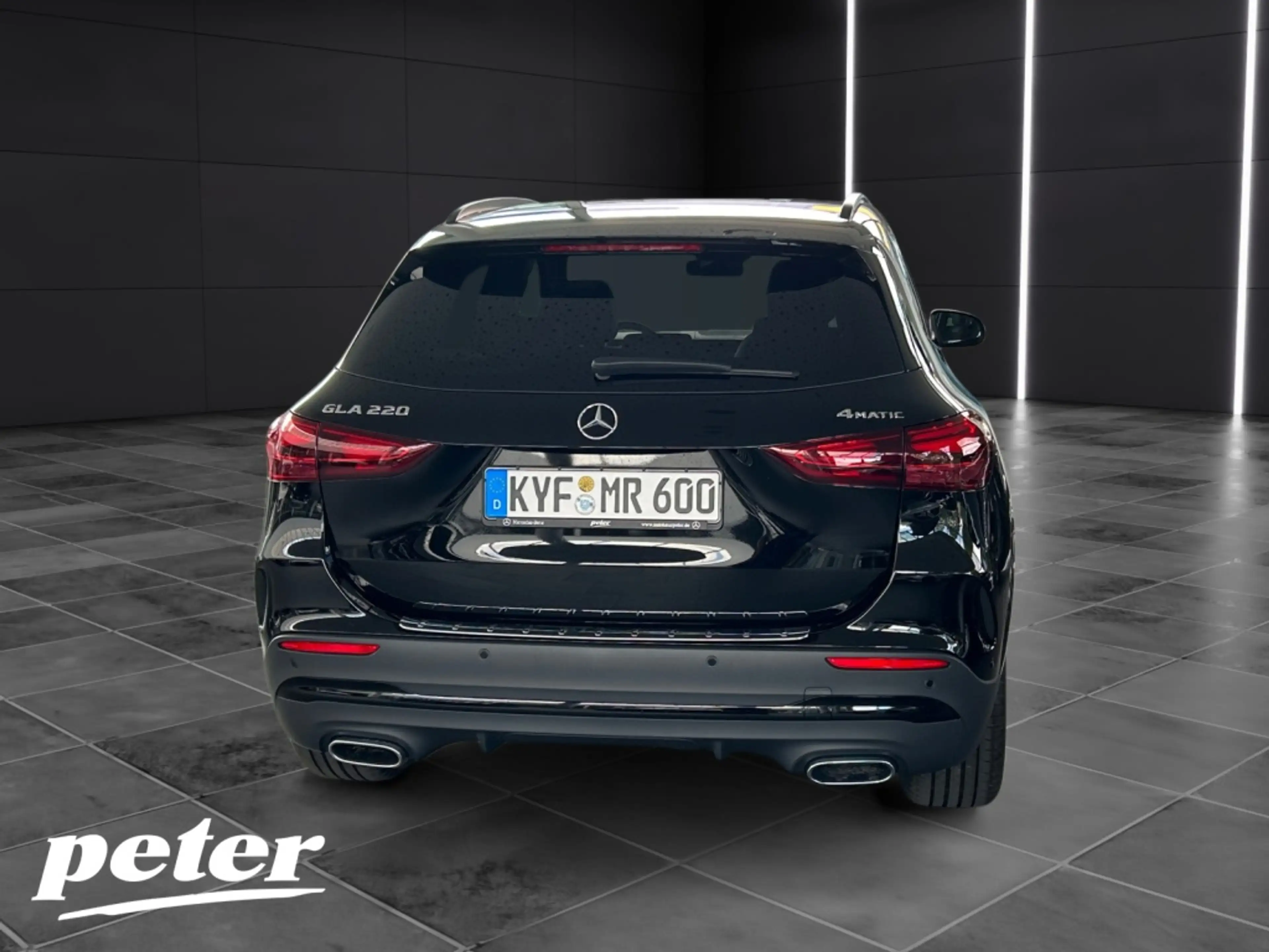 Mercedes-Benz GLA 220 4MATIC AMG+NIGHT+19"+8G+KEYLESS+360°+AHK — photo 4