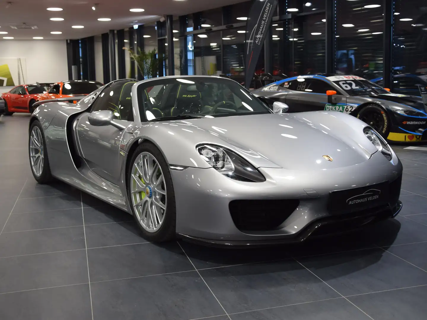Porsche 918 Spyder Hybrid PHEV 4,6 DSG Argintiu - 1