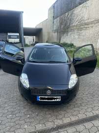 Fiat GRANDE PUNTO 1.4- Baujahr 2009- Tüv bis ende