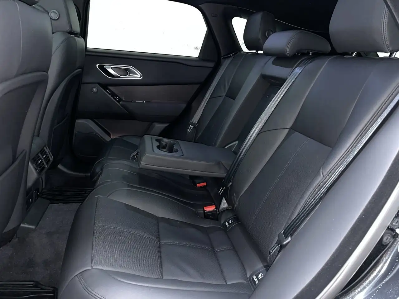 Land Rover Range Rover Velar снимка Land Rover Range Rover Velar