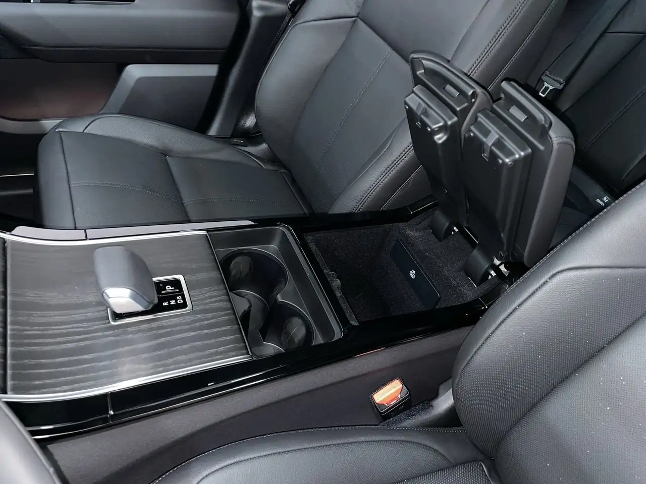 Land Rover Range Rover Velar снимка Land Rover Range Rover Velar