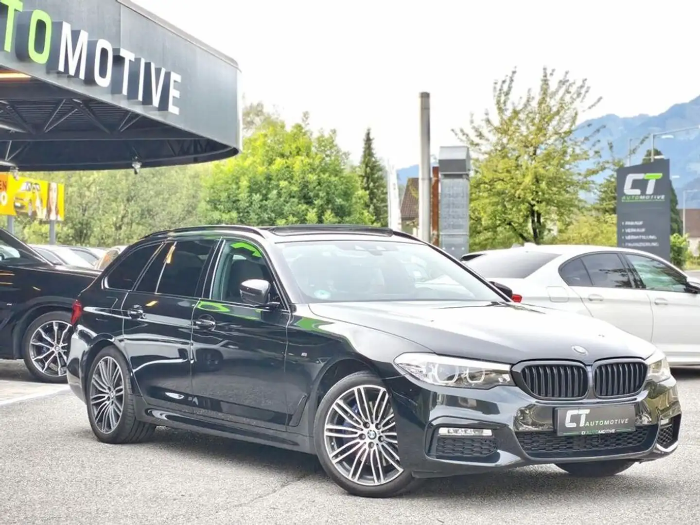 BMW 530 d xDrive Touring Aut. M-Sportpaket Schwarz - 1