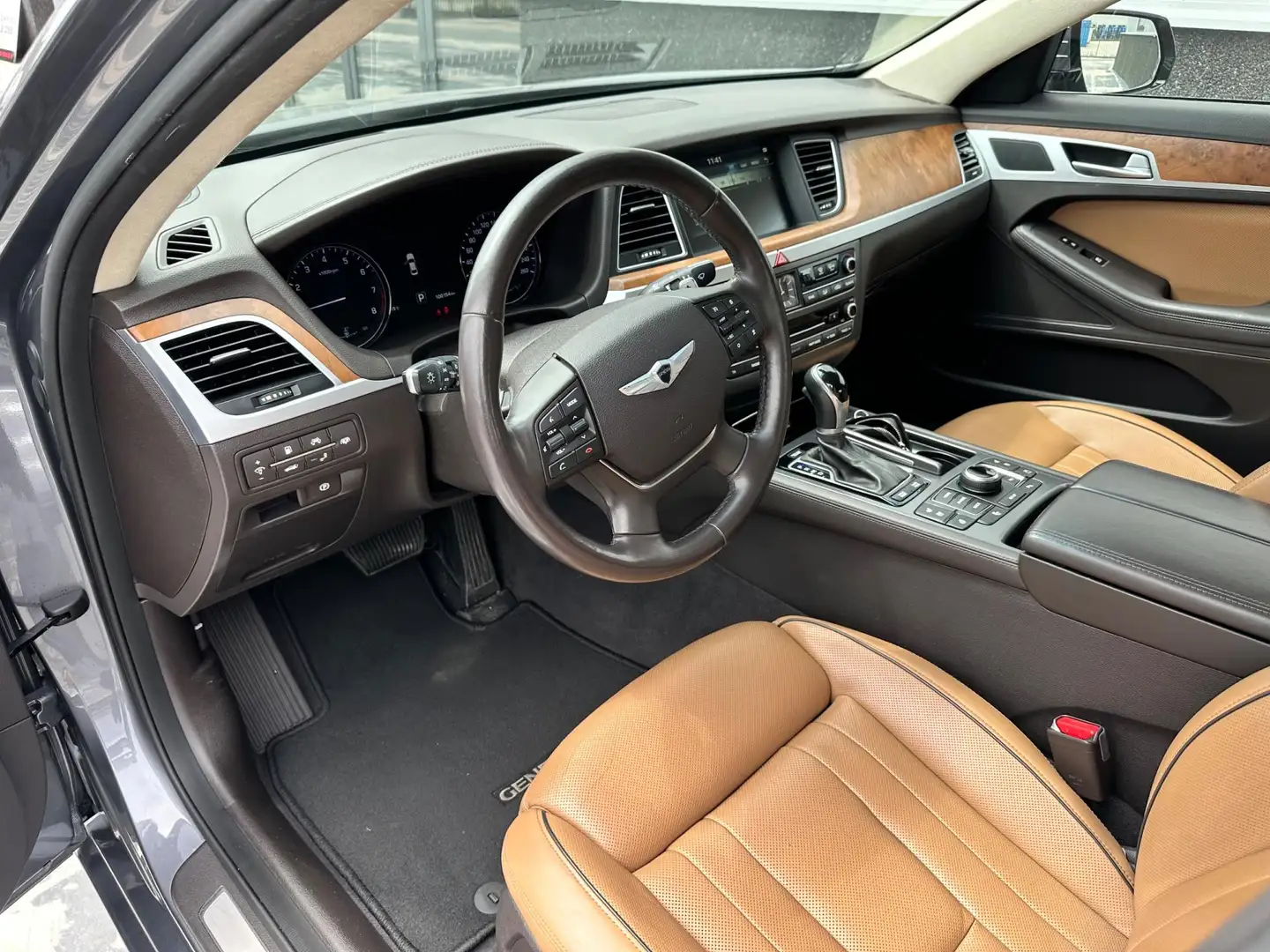 Hyundai Genesis 3.8 V6 GDi V6 HTrac AUT / Pano // Zeer Uniek // Gri - 2