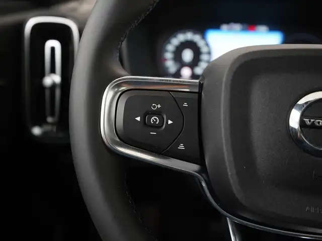 Volvo XC40 view 9