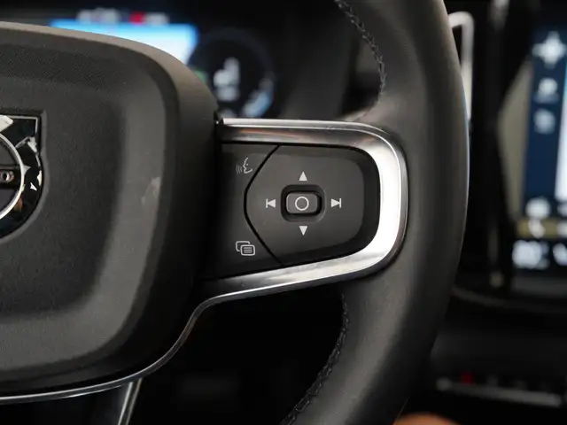 Volvo XC40 view 11