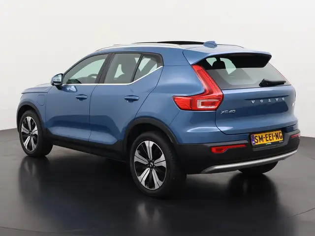 Volvo XC40 view 8