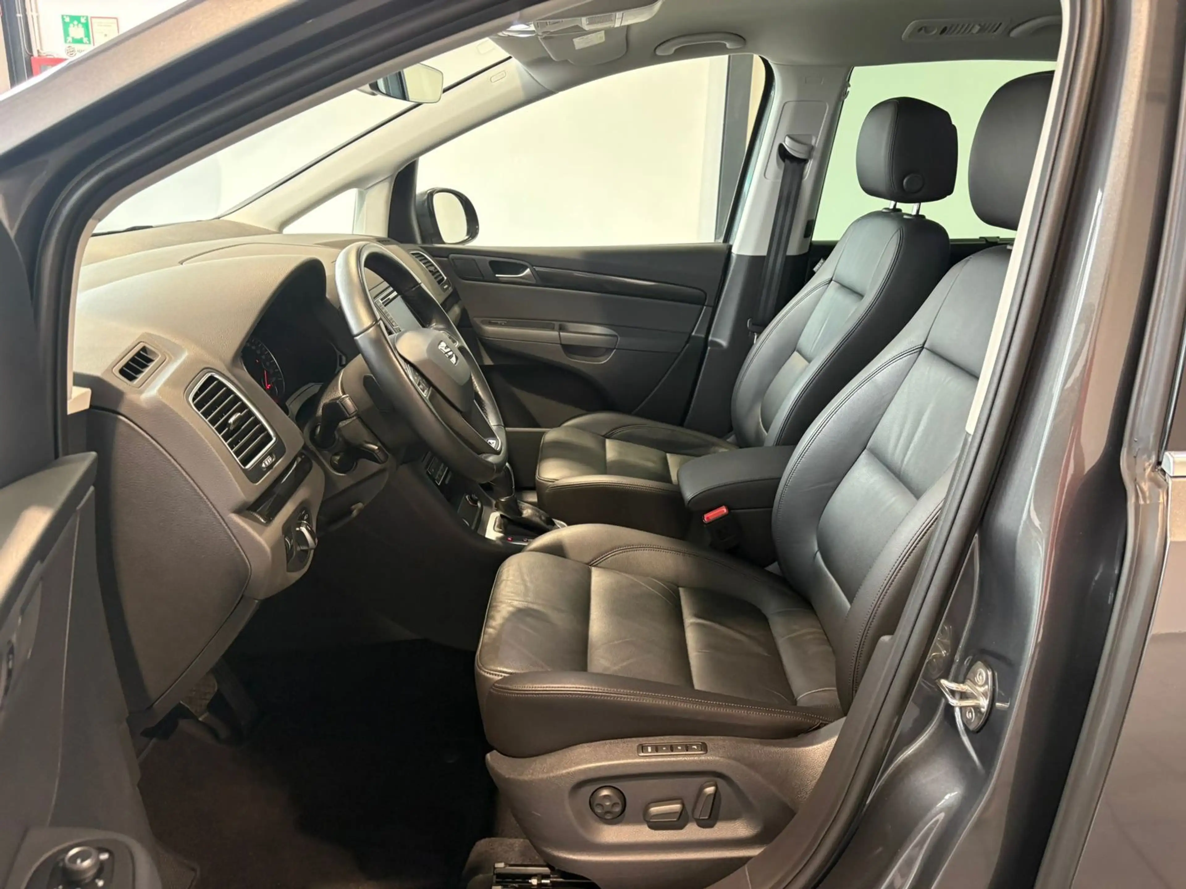 SEAT Alhambra 1.4 TSI Xcellence Xenon|AHK|Standhzg — photo 8