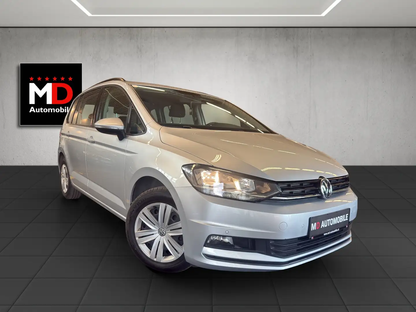 Volkswagen Touran Trendline ab 80 Euro Grau - 1