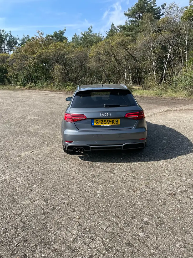 Audi A3 35 TFSI S,line Grijs - 2