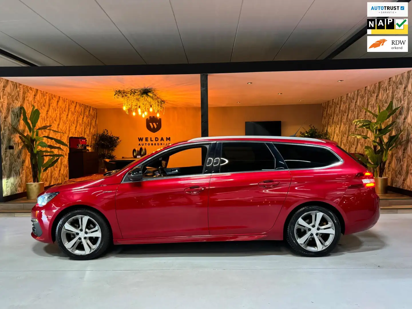 Peugeot 308 SW 1.2 PureTech GT-line Garantie CarPlay Massage S Rood - 1