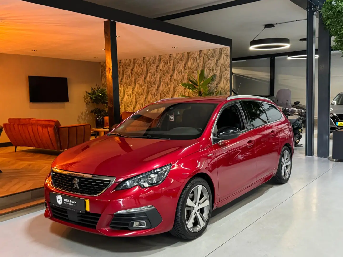 Peugeot 308 SW 1.2 PureTech GT-line Garantie CarPlay Massage S Rood - 2