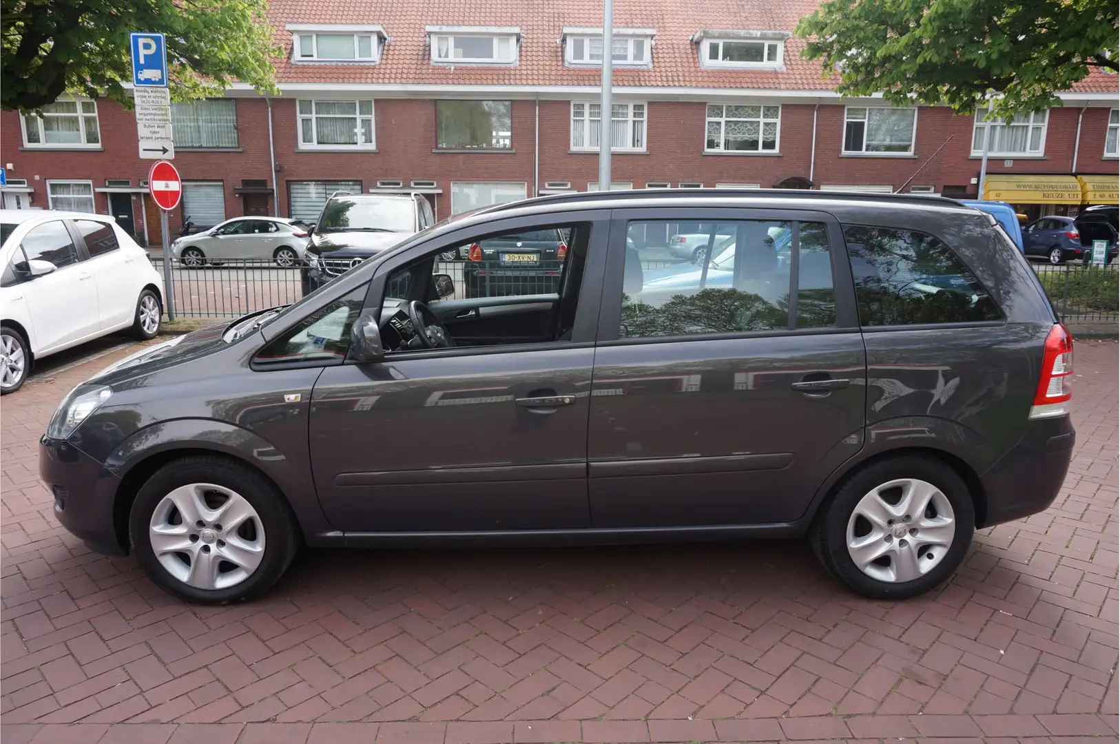 Opel Zafira 1.6 Cosmo 7 PERSOONS Gris - 2