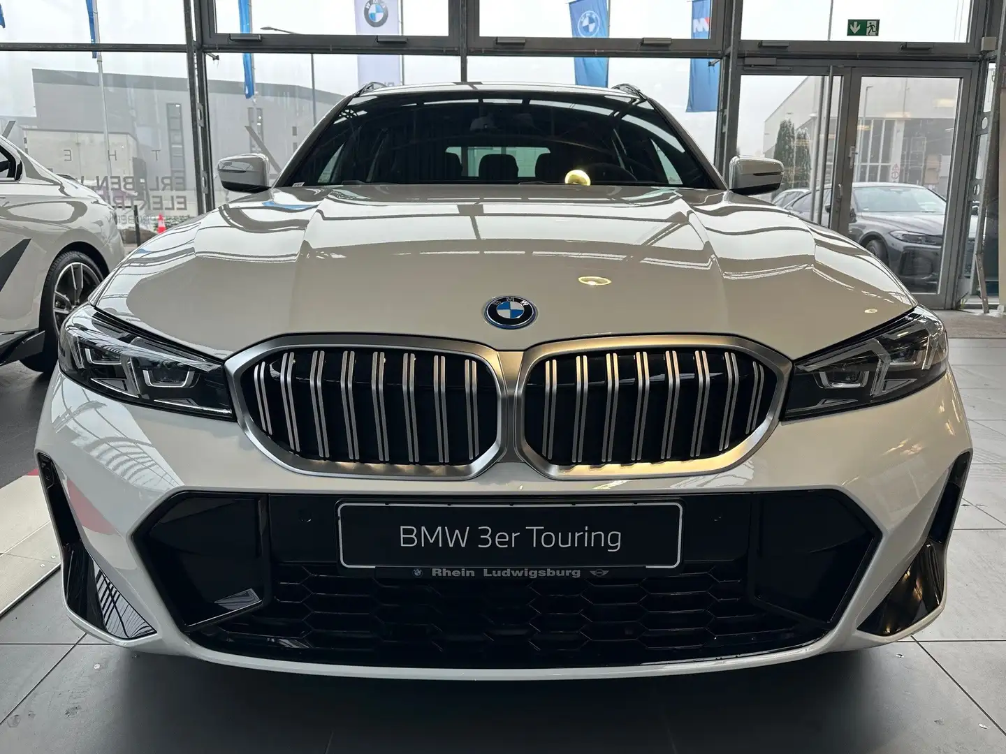 BMW 330 e Touring M Sportpaket *sofort Verfügbar* Blanc - 1