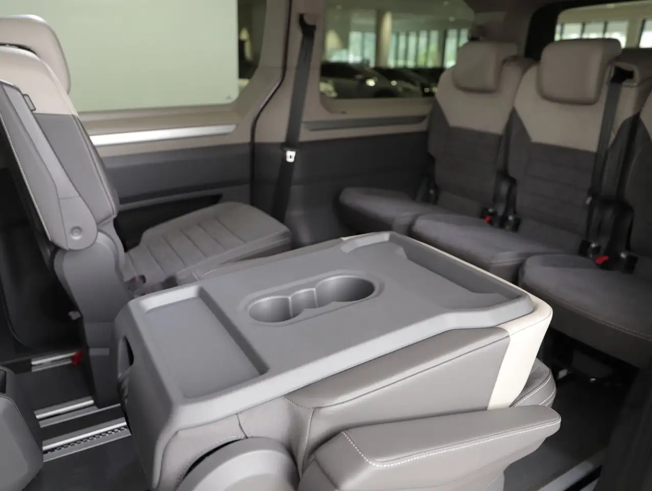 Volkswagen T7 Multivan 2026 — фото 12