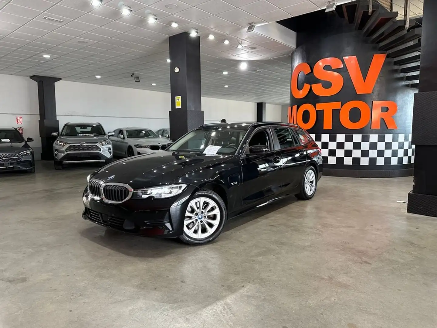 BMW Active Hybrid 3 330e xDrive Touring Negro - 2