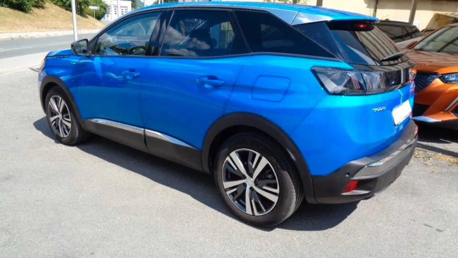 Peugeot 3008 Allure HYBRID 225 e-EAT8 Blauw - 2