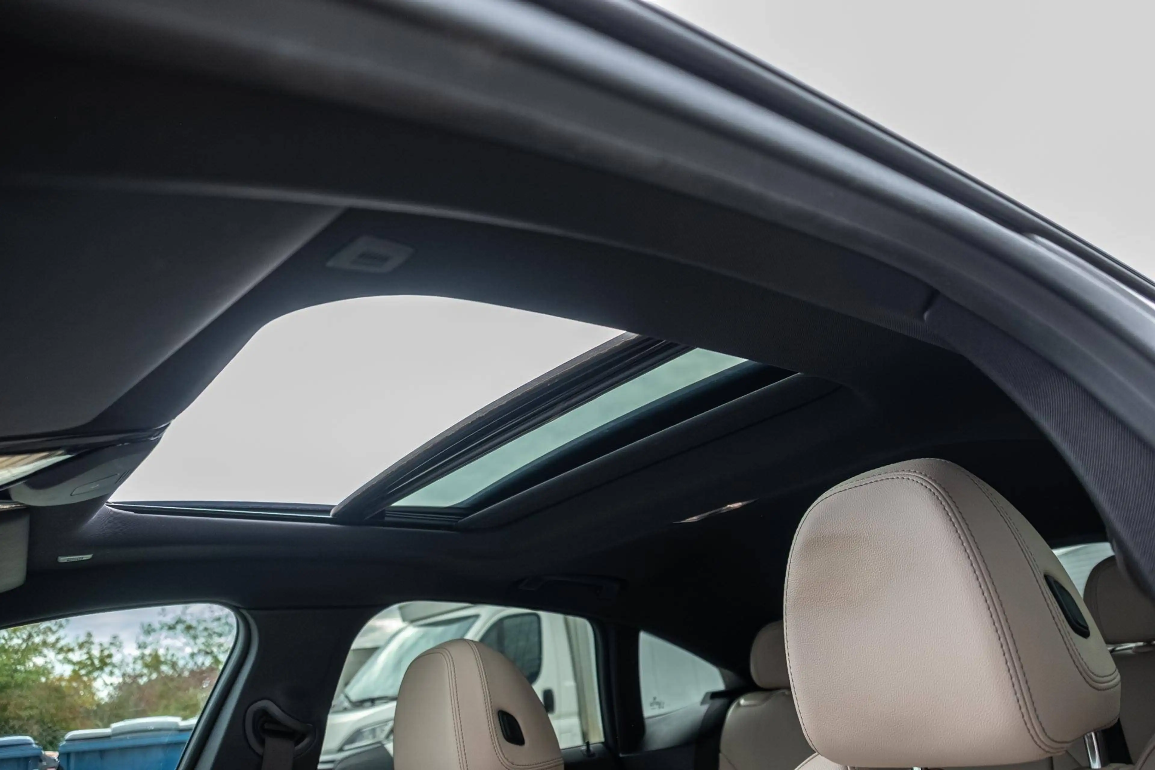 BMW i4 Gran Coupe GC 83.9 kWh eDrive40 | Pack M | Toit Ouvrant | Att Remorque | Etc. — photo 10