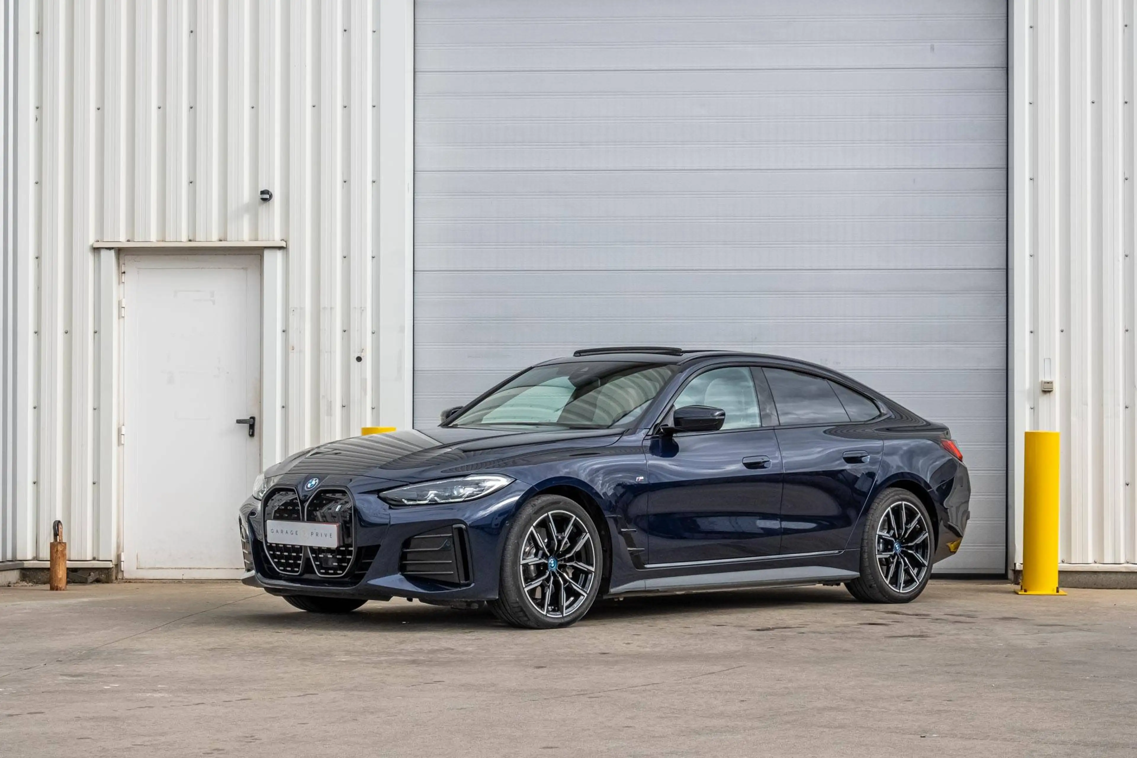 BMW i4 Gran Coupe GC 83.9 kWh eDrive40 | Pack M | Toit Ouvrant | Att Remorque | Etc. — photo 3