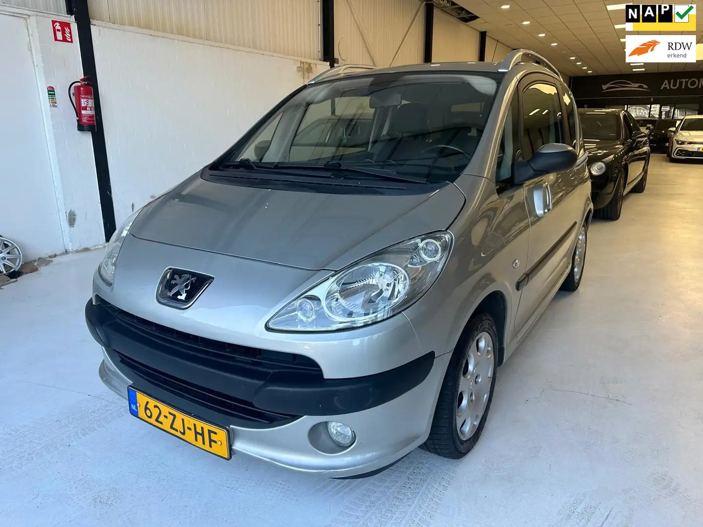 Peugeot 1007 1.6-16V Gentry 1é Eigenaar/162538KM NAP/CRUISE CON Grau - 1