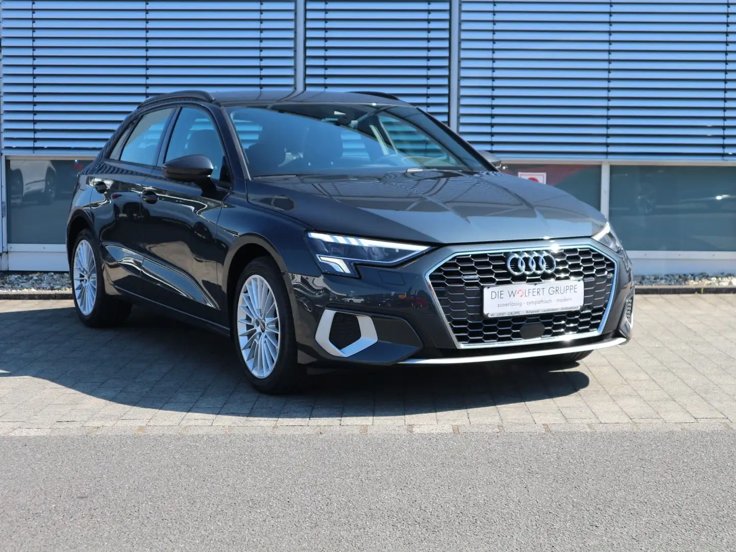 Audi A3 40 TDI quattro advanced RFK*CARPLAY Grau - 2