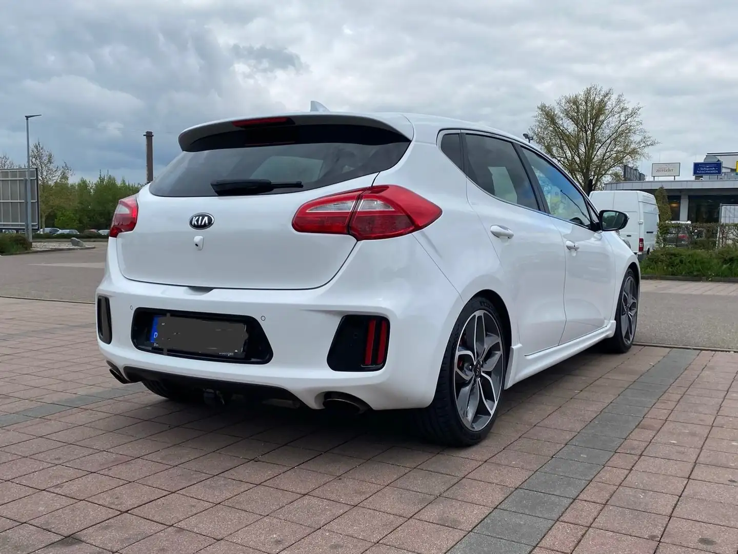 Kia Ceed / cee'd Ceed 1.6 T-GDI GT-Track White - 2