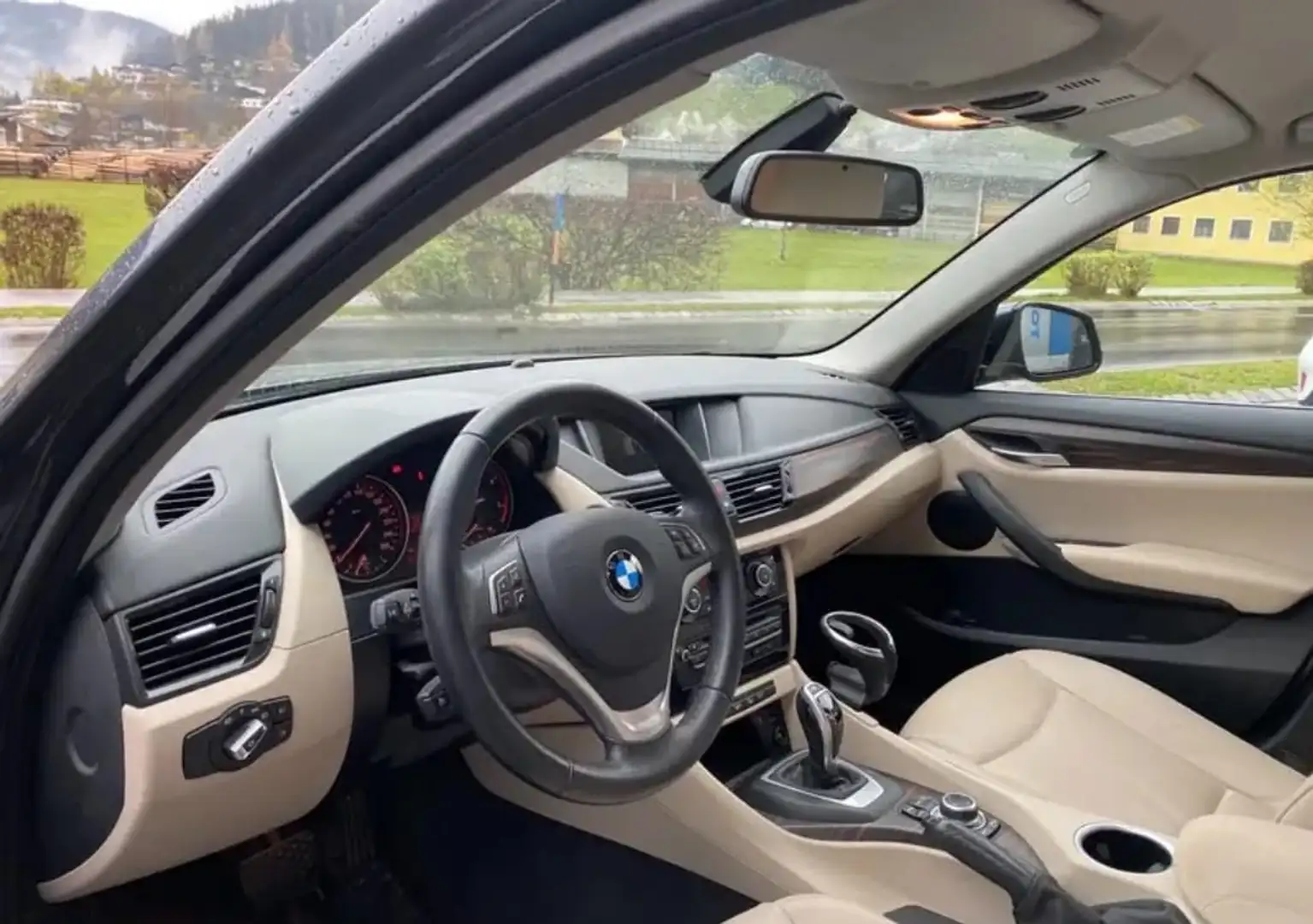 BMW X1 X1 xDrive18d Österreich-Paket Aut. Österreich-Pake Silber - 2
