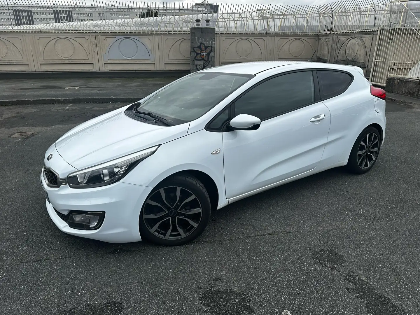 Kia Ceed / cee'd 1.6 CRDi 110 ch Style Blanc - 2