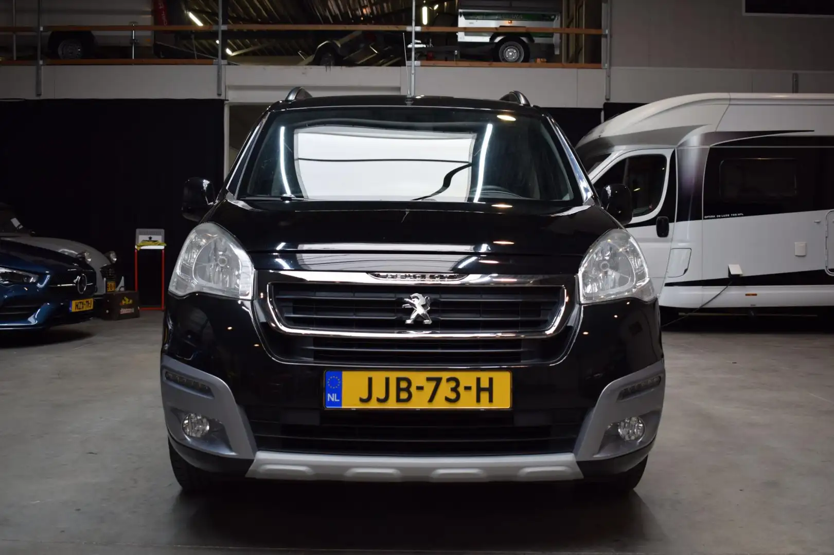 Peugeot Partner Tepee 1.2 PureTech Style afn. trekhaak Zwart - 2