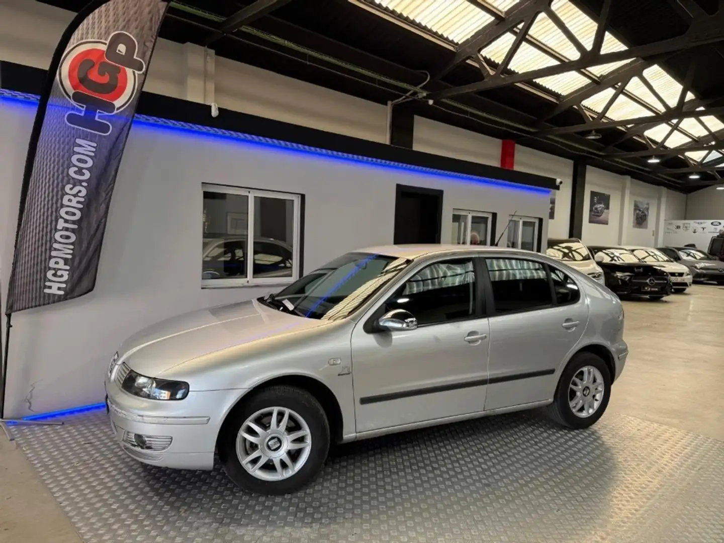 SEAT Leon Stella Gris - 2