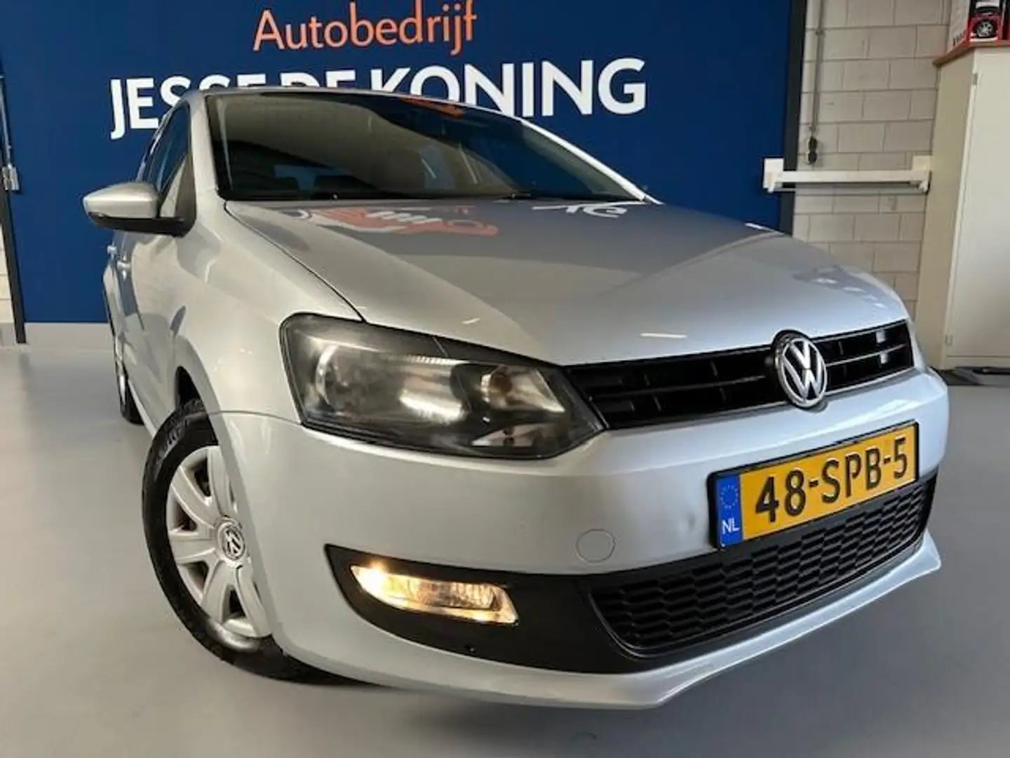 Volkswagen Polo 1.2 Easyline,bj.2011,kleur: grijs ! 5 deurs,airco, Grijs - 2