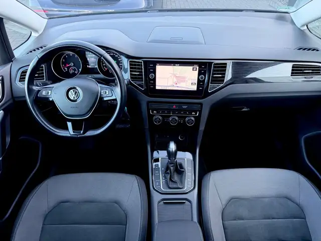 Volkswagen Golf Sportsvan view 10