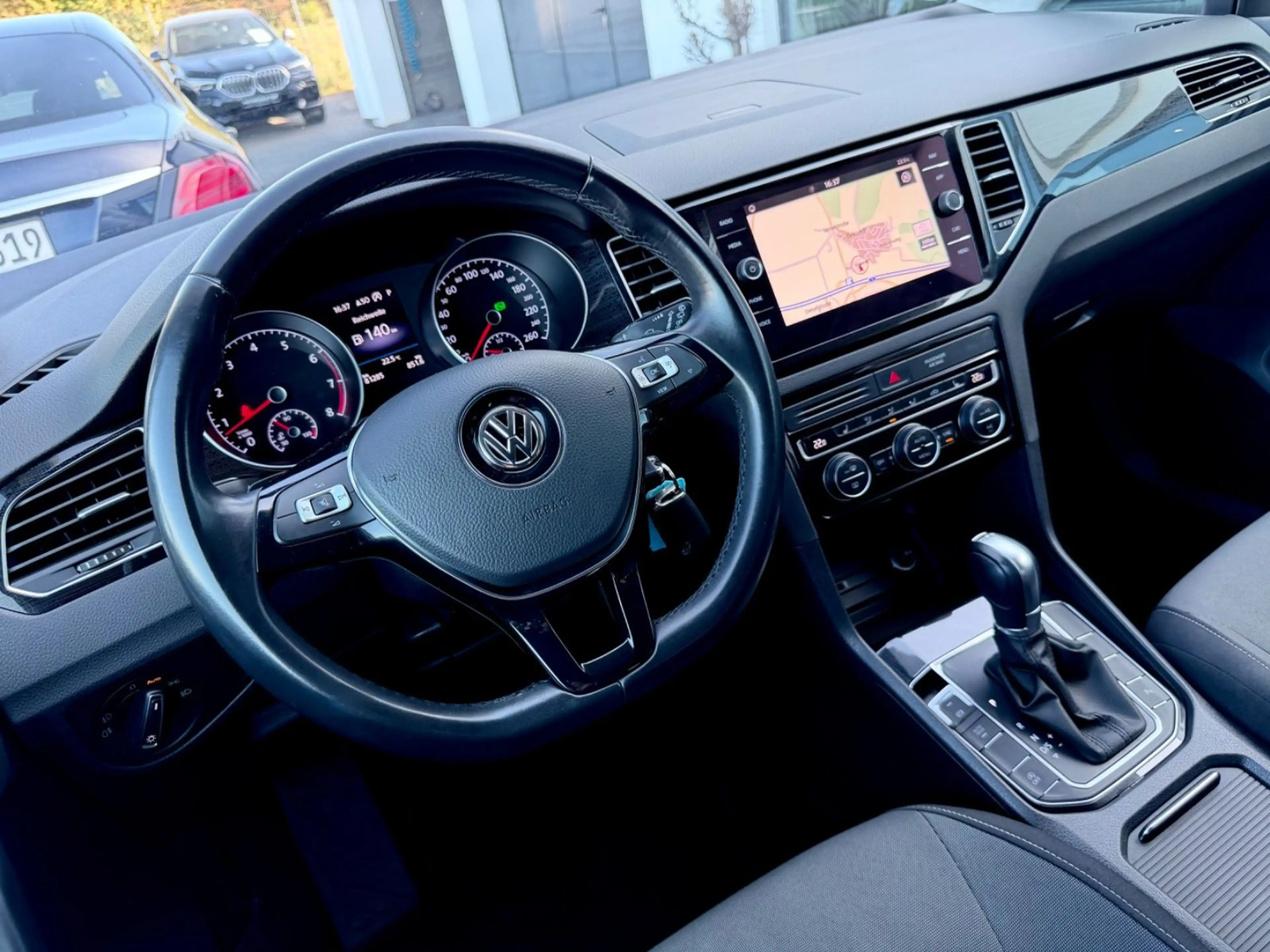 Volkswagen Golf Sportsvan Highline 1.5 TSI DSG /GARANTIE / — photo 9