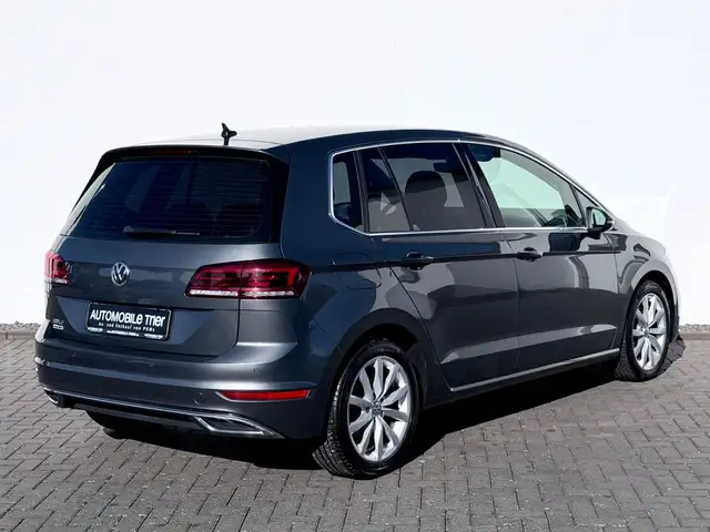 Volkswagen Golf Sportsvan view 4