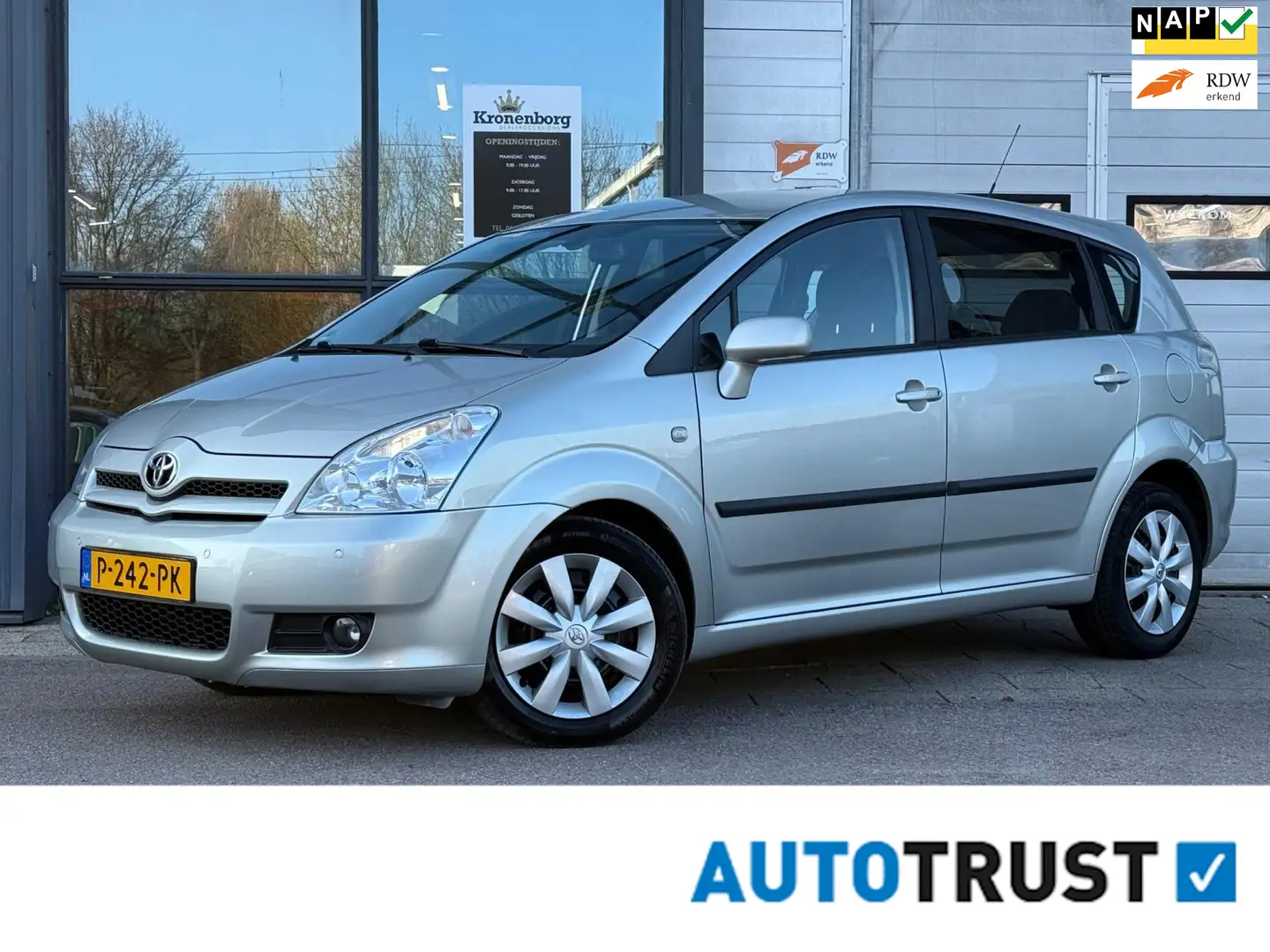 Toyota Corolla Verso 1.8 VVT-i Terra 7p, NAP, APK, AIRCO Gris - 1