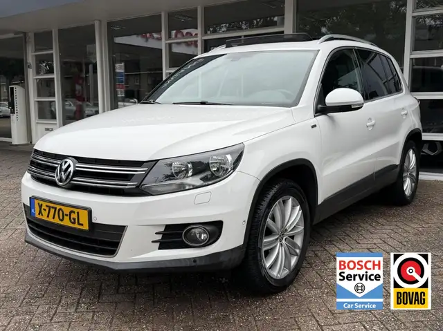 Volkswagen Tiguan 1.4 TSI Life, Panodak, Navi, Pdc, Trekhaak..