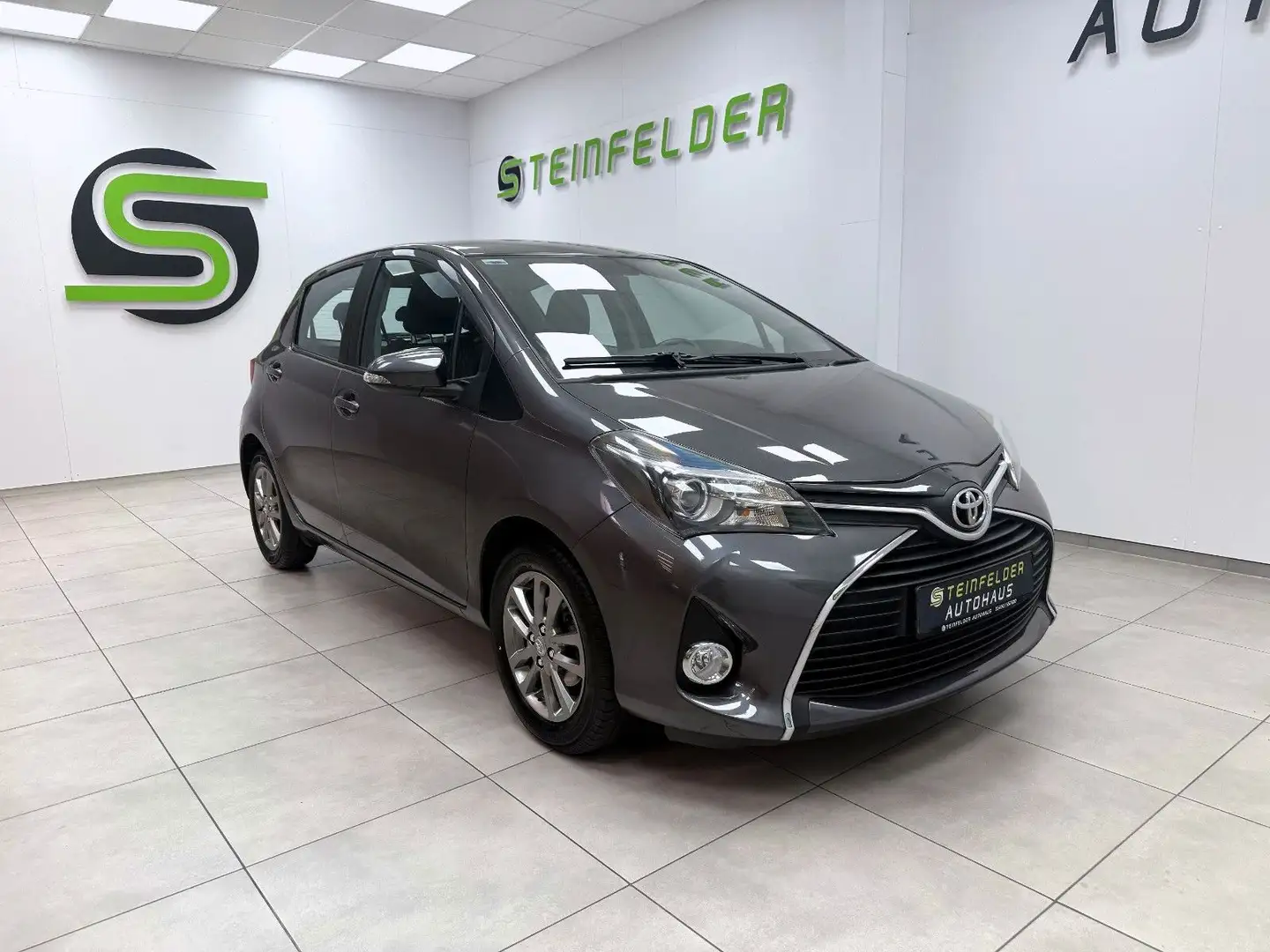 Toyota Yaris 1.4 Comfort/5T/KLIMA/ALU FELGEN / R-KAMERA Gris - 1