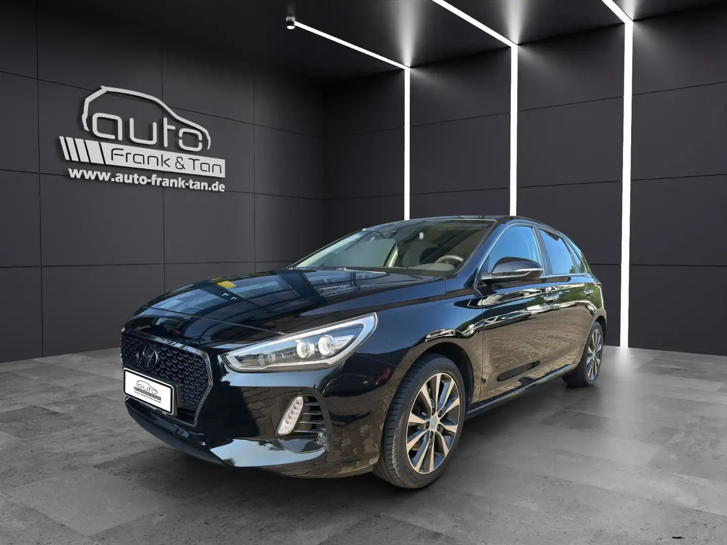 Hyundai i30 Intro/ 2. Hd/Navi/2ZKlima/Shzg/Apple/PDC Schwarz - 1
