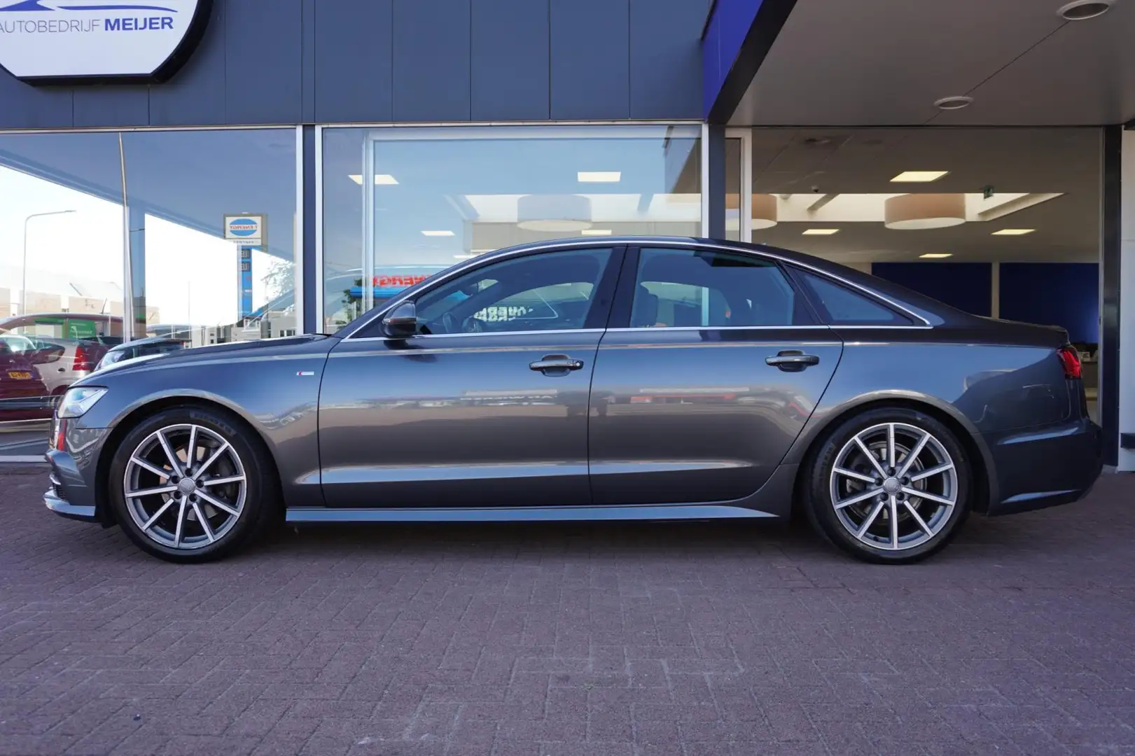 Audi A6 Limousine 1.8 TFSI ultra S line Edition | Automaat Gris - 2