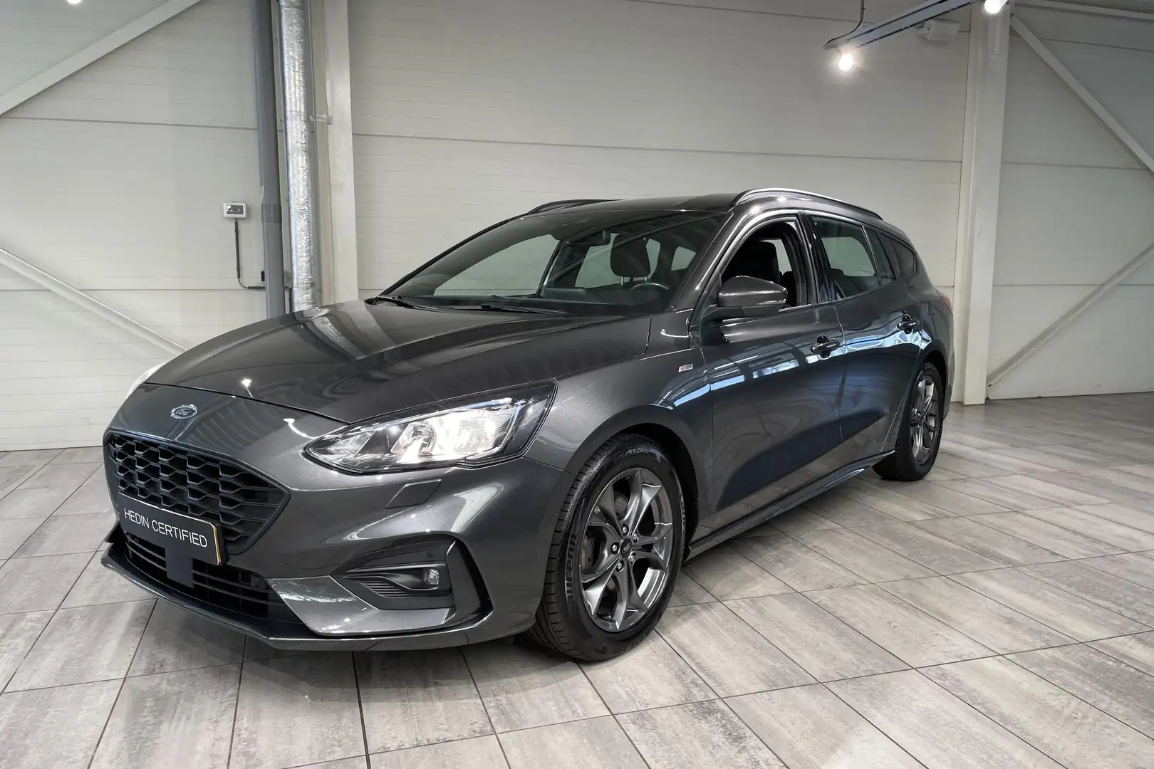 Ford Focus Wagon 1.5 EcoBoost 150pk Automaat ST-Line Business Grijs - 2