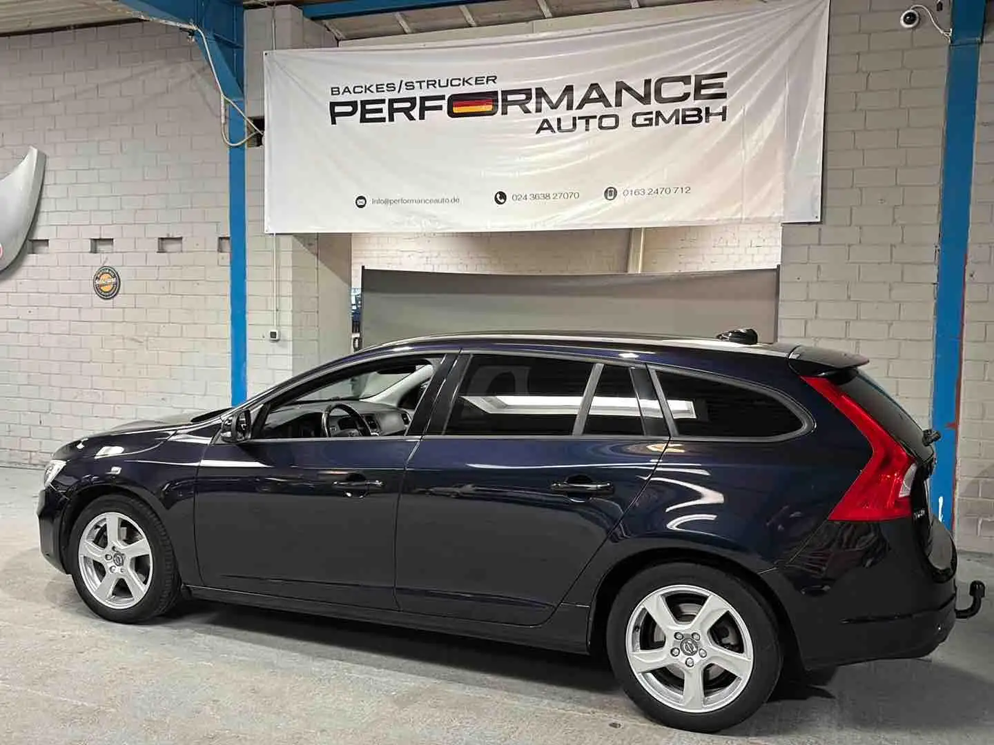 Volvo V60 D3 2.0 Automatik AHK Navi Sitzh Blau - 2