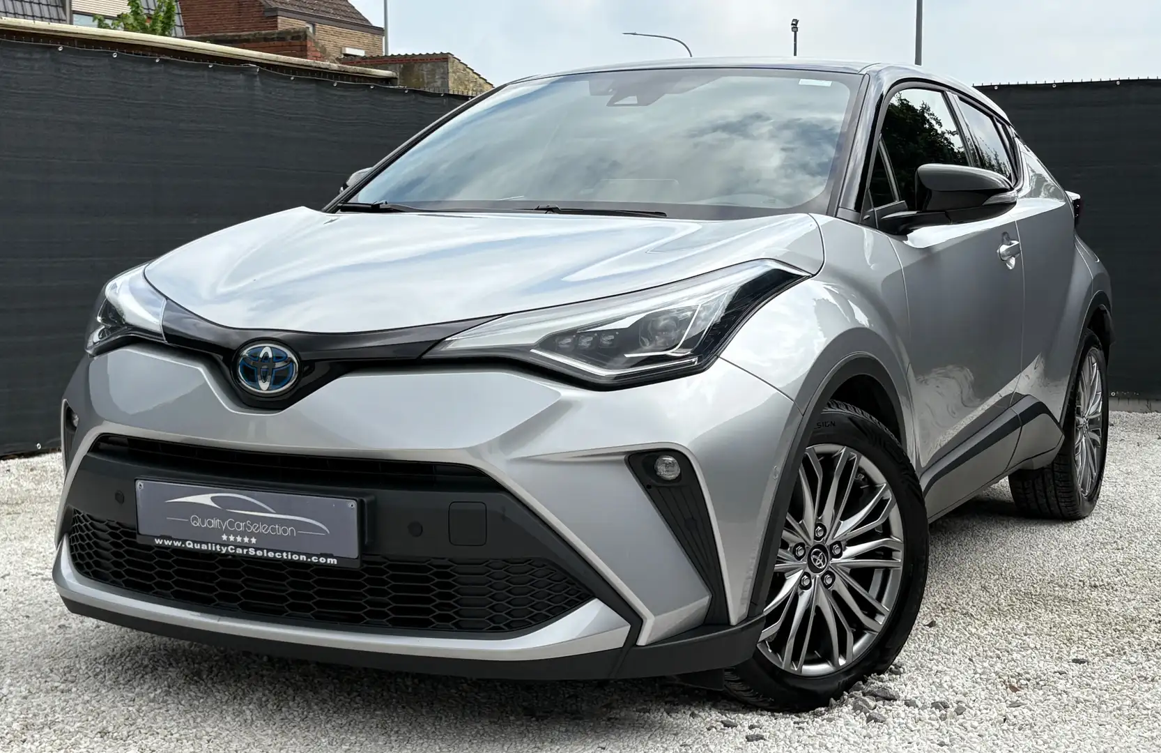 Toyota C-HR 1.8i "CHIC" CAMERA-NAV-LED-APPLE CAR PLAY-18" Zilver - 2