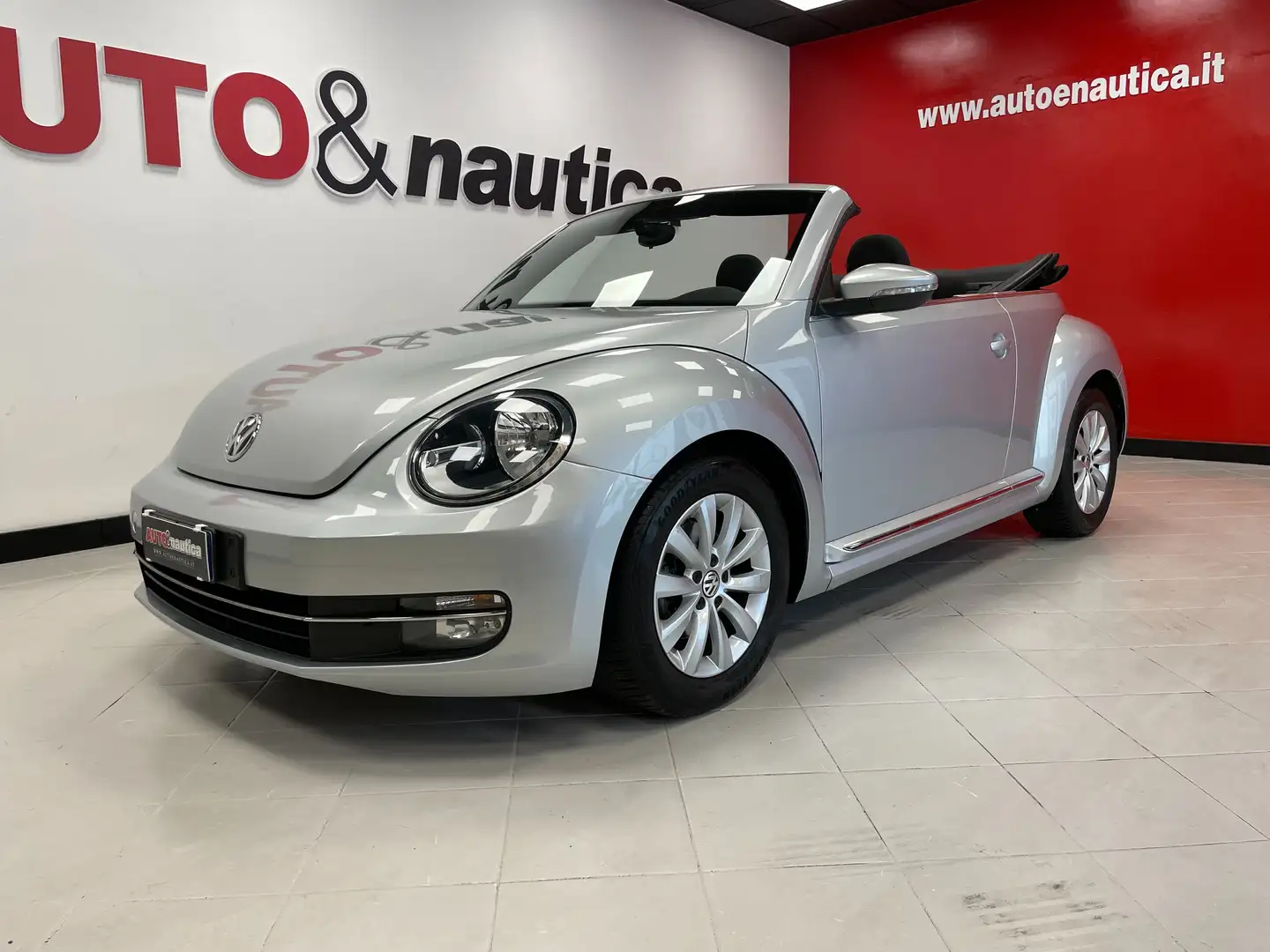 Volkswagen Maggiolino CABRIO 1.6 TDI DESIGN 105CV Argento - 1