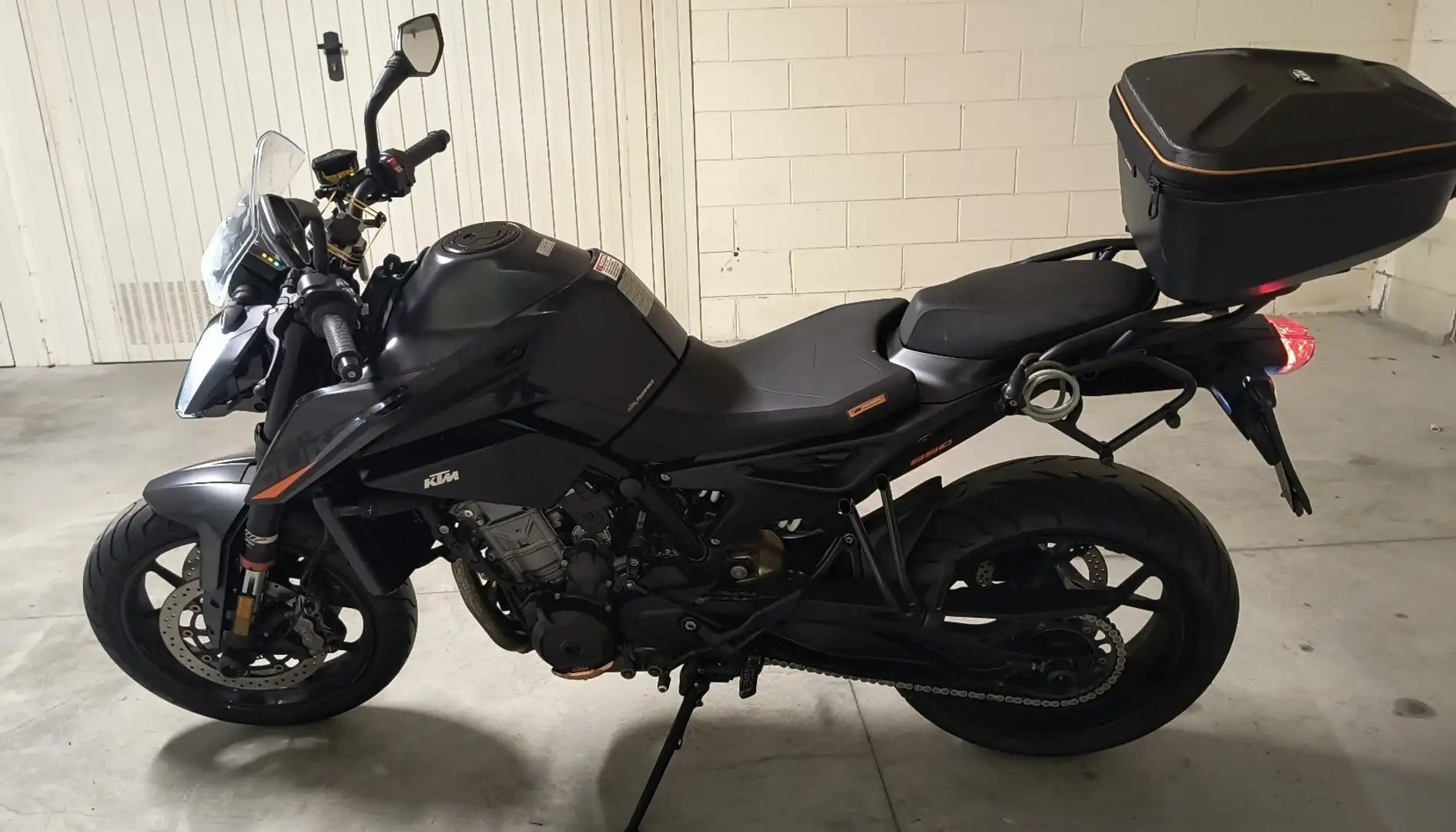 KTM 890 Duke Nero - 2