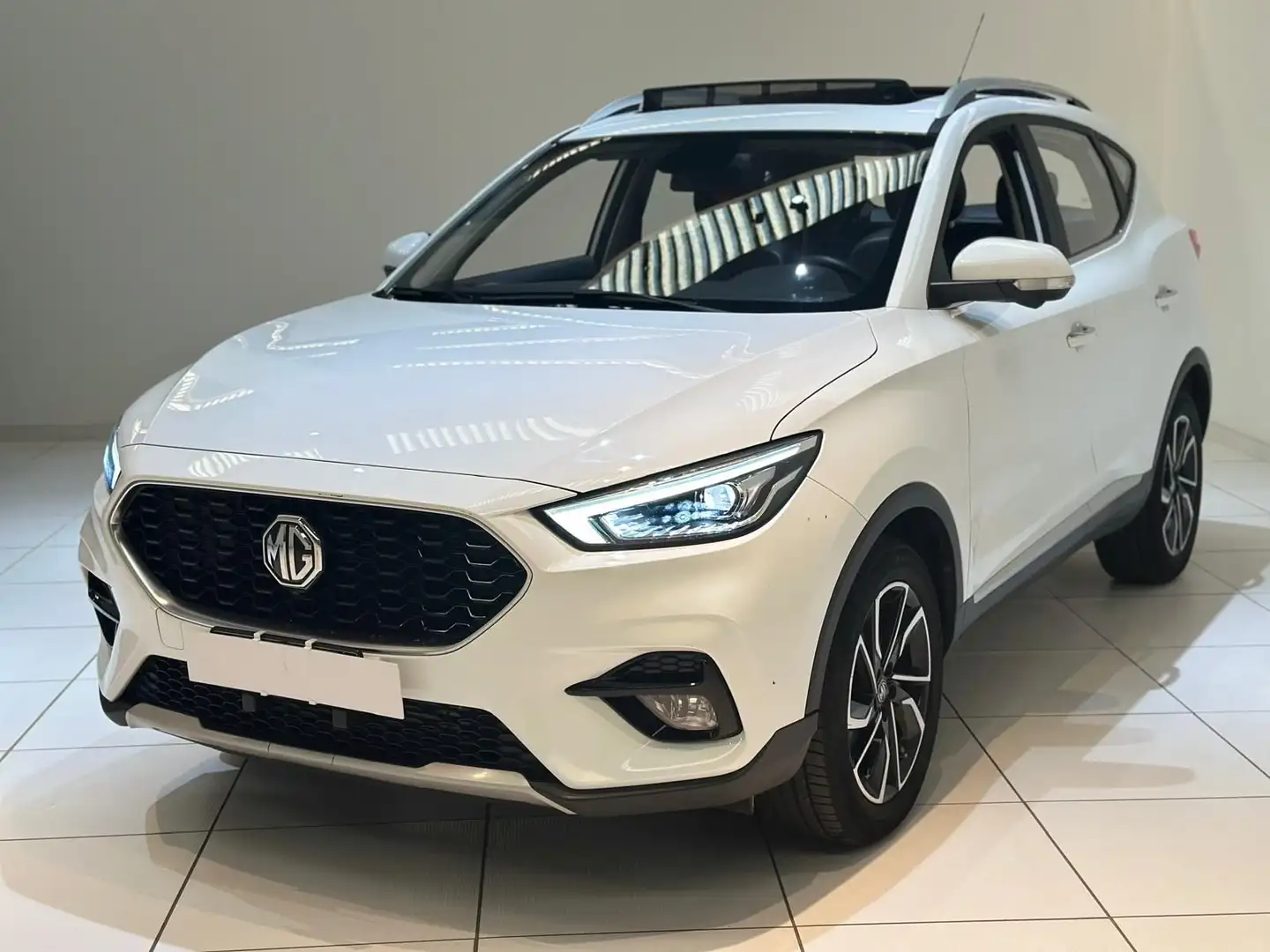MG ZS 1.0T-GDI Luxury Wit - 1