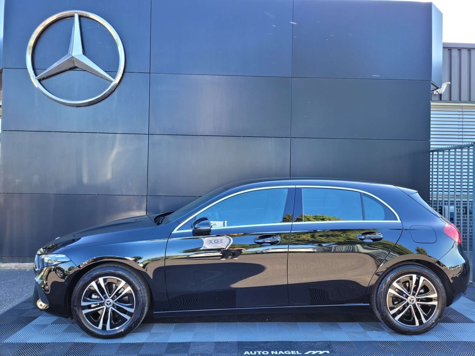 Mercedes-Benz A 180