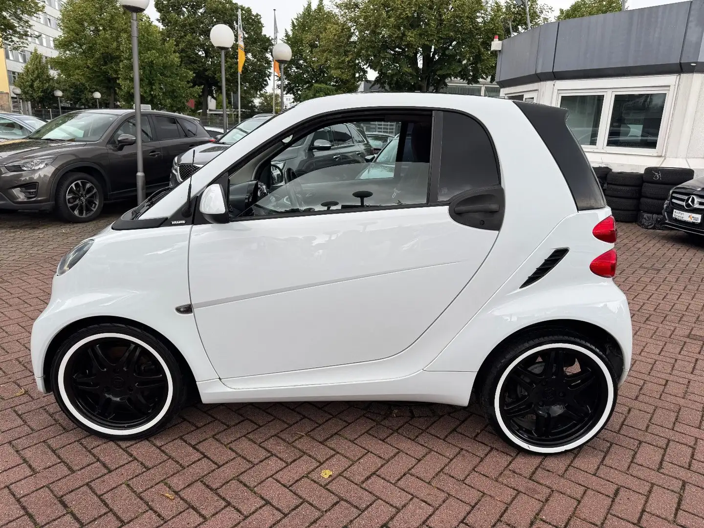 smart forTwo coupe 62kW BRABUS AUTOMATIK PANORAMA NAVI Weiß - 2