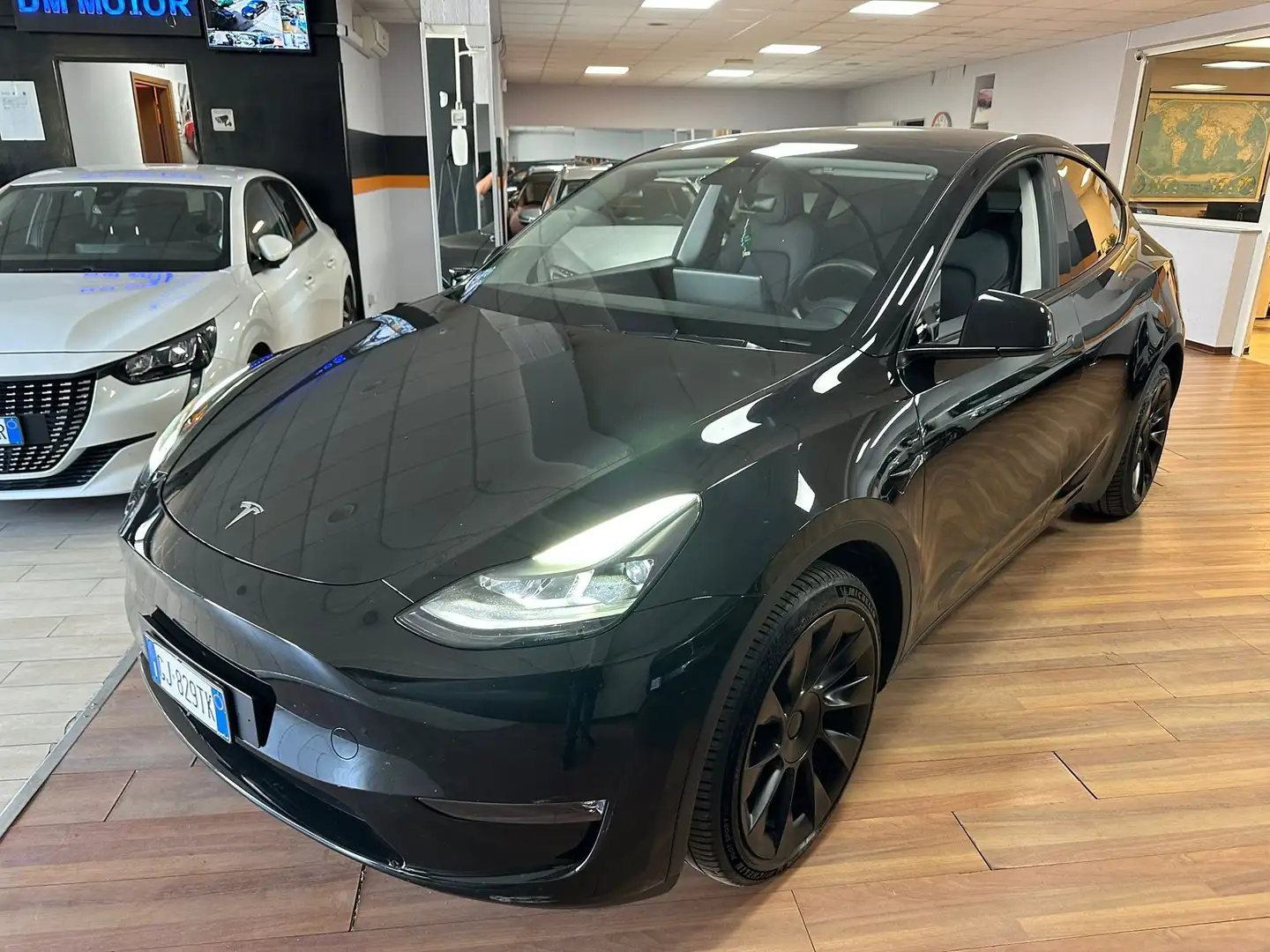 Tesla Model Y RWD DUAL MOTOR BOOST Negro - 1