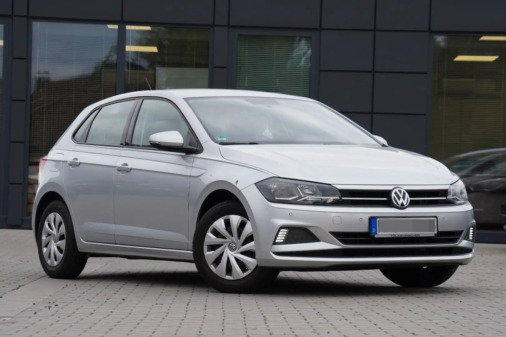 Volkswagen Polo VI Comfortline *MIT 2 JAHRE GARANTIE !!!* Argent - 1