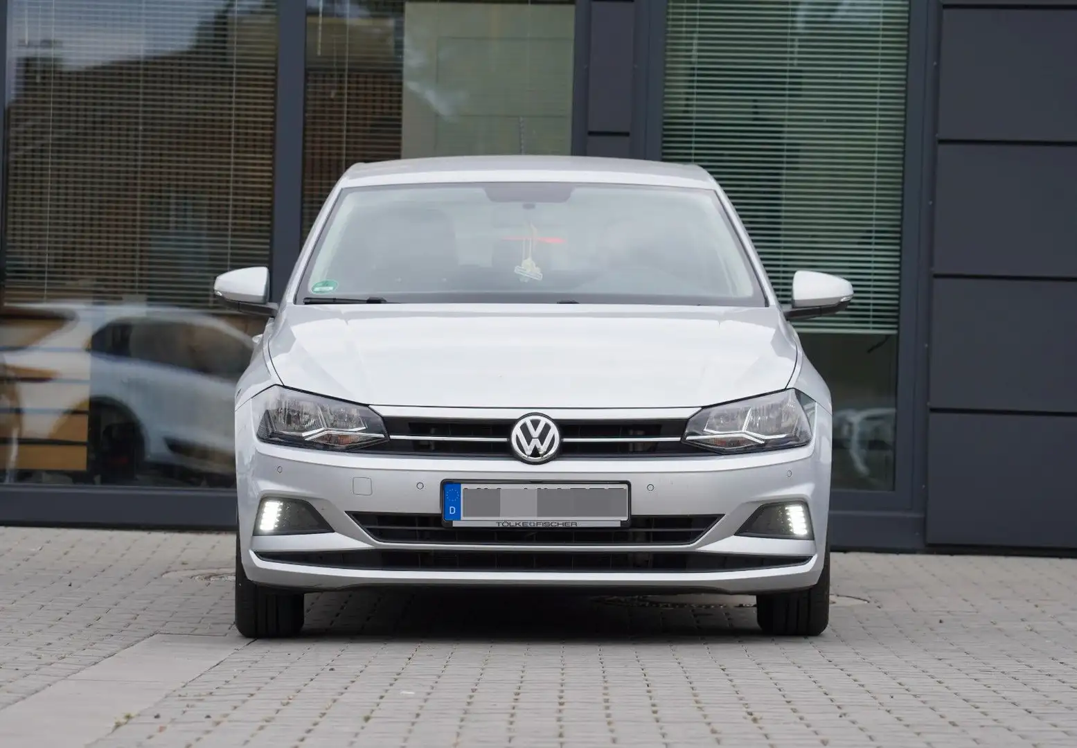 Volkswagen Polo VI Comfortline *MIT 2 JAHRE GARANTIE !!!* Argent - 2