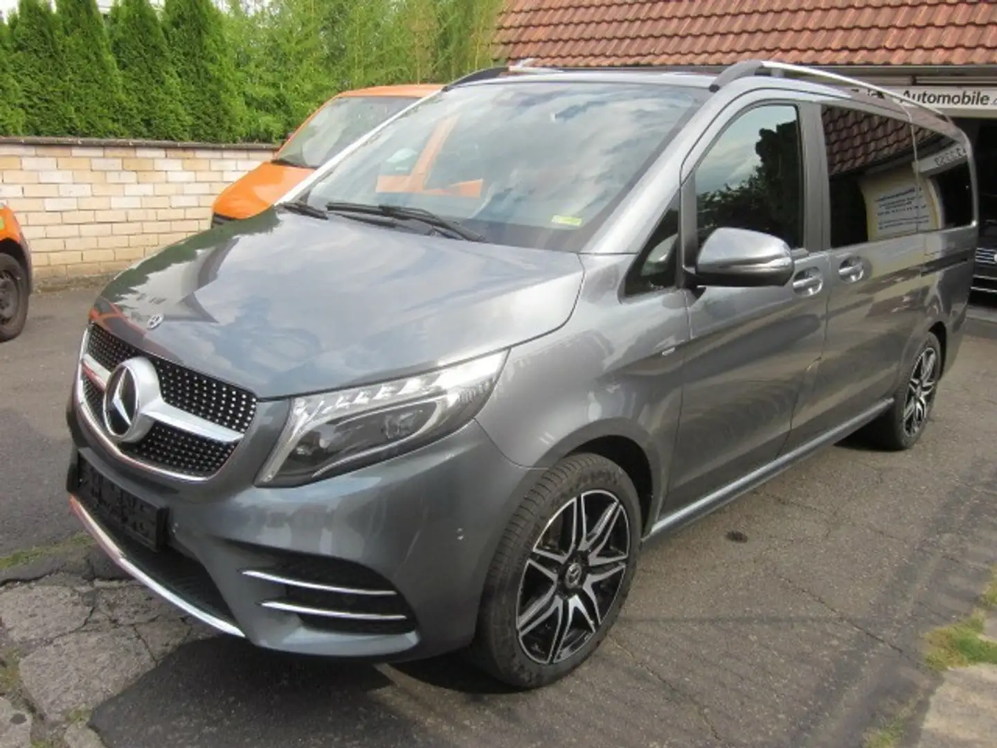 Mercedes-Benz V 250 250 d 4MATIC lang, Edition, AMG, Kamera, 2x Schieb Grau - 1